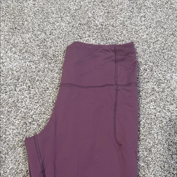 Under Armour women’s Purple Leggings - Picture 2 of 8